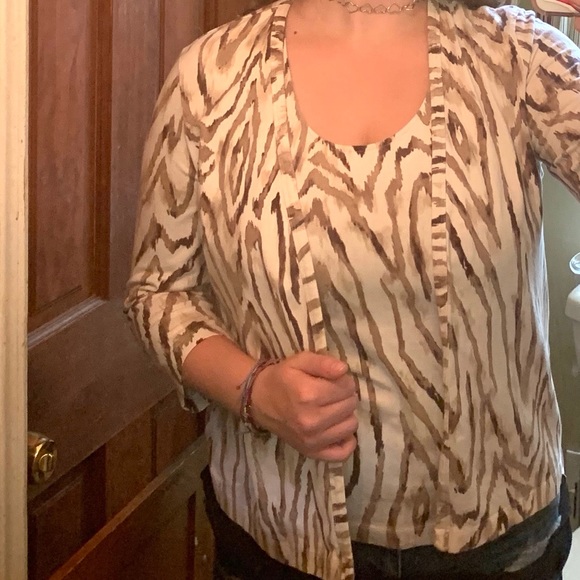 Chico’s Women’s Cardigan/Undershirt Set - Picture 5 of 5